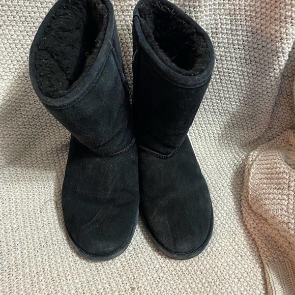 BearPaw Boots, Size 8 - Picture 2 of 8